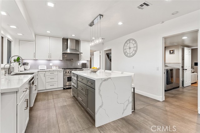 5005 Delita Place, Woodland Hills CA: https://media.crmls.org/medias/67706a8b-1719-4a57-9f86-cff46c317c8d.jpg