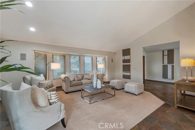 Detail Gallery Image 5 of 45 For 18862 via Palatino, Irvine,  CA 92603 - 4 Beds | 3 Baths