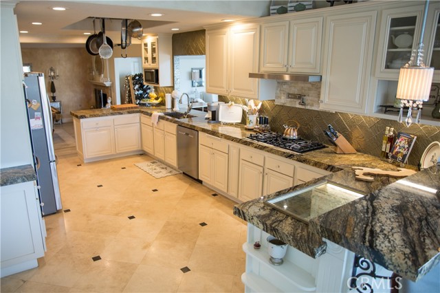 Detail Gallery Image 19 of 67 For 10071 Highcliff Drive, Santa Ana,  CA 92705 - 5 Beds | 3/1 Baths