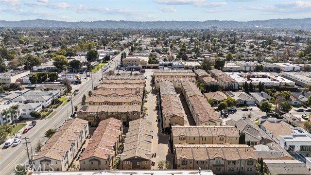Detail Gallery Image 36 of 40 For 7214 N Chestnut, Van Nuys,  CA 91405 - 2 Beds | 3 Baths