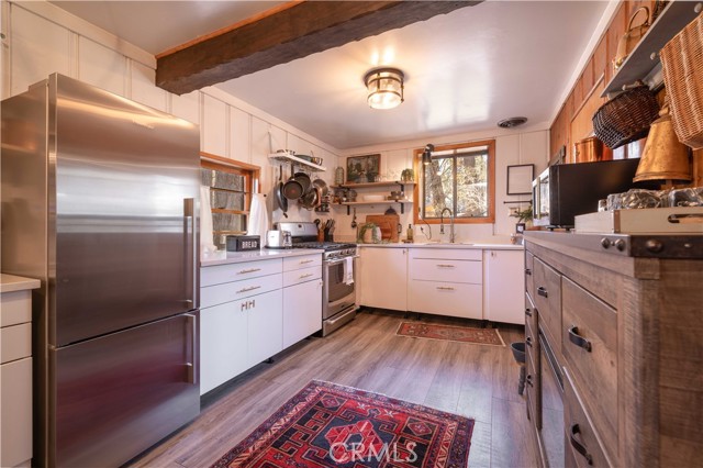 Detail Gallery Image 9 of 40 For 835 Jaybird Ln, Big Bear Lake,  CA 92315 - 3 Beds | 2/1 Baths