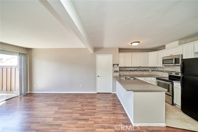 Image 3 of 23 For 3550 Ruffin Road 142