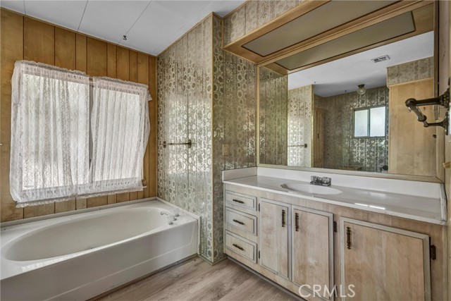 11990 North Drive, Clearlake CA: https://media.crmls.org/medias/67760d06-fad9-44c2-8dd1-5d98c4d761e6.jpg