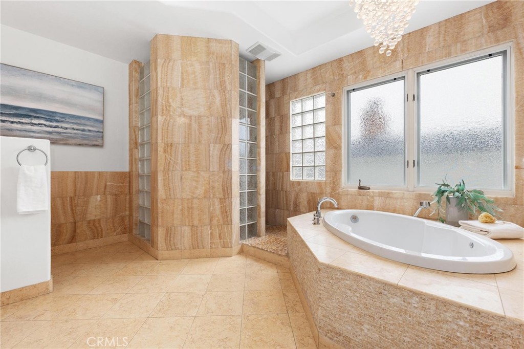 https://media.crmls.org/medias/67763b48-8b96-4519-9abf-26e5ea600459.jpg?preset=X-Large