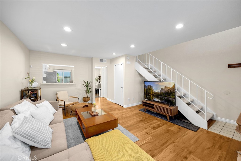 677668f6 Cfb2 463c B2d7 03452f66b610