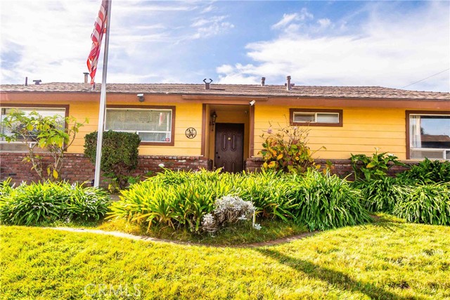 Detail Gallery Image 2 of 24 For 1208 Glines Ave, Santa Maria,  CA 93455 - 5 Beds | 2 Baths