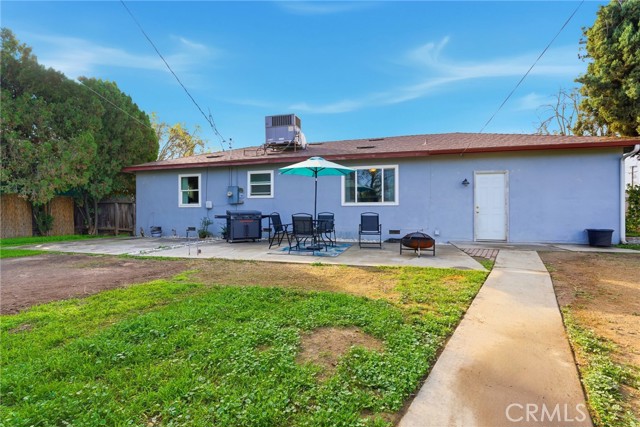 Detail Gallery Image 35 of 44 For 2410 S Locust, Visalia,  CA 93277 - 2 Beds | 1 Baths