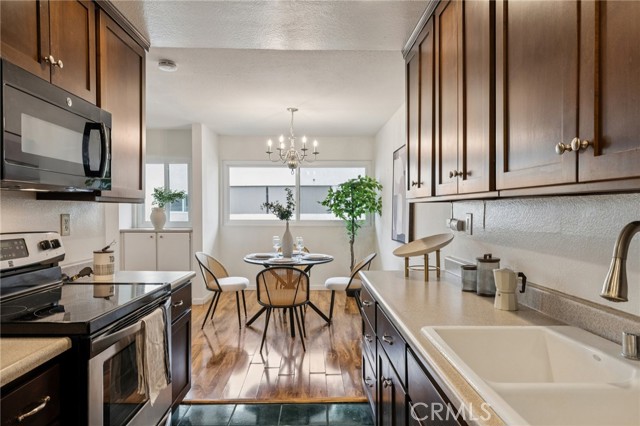 Detail Gallery Image 13 of 40 For 125 S Sierra Madre #215,  Pasadena,  CA 91107 - 2 Beds | 2 Baths