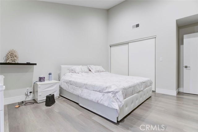 Detail Gallery Image 16 of 41 For 1881 Alpha Rd #17,  Glendale,  CA 91208 - 2 Beds | 3 Baths