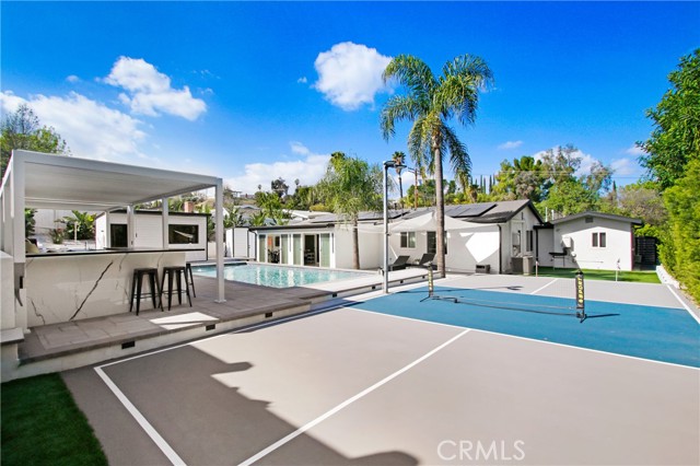 20200 Clark Street, Woodland Hills CA: https://media.crmls.org/medias/67784598-fbc4-4b3f-8124-c8f3cf94a819.jpg