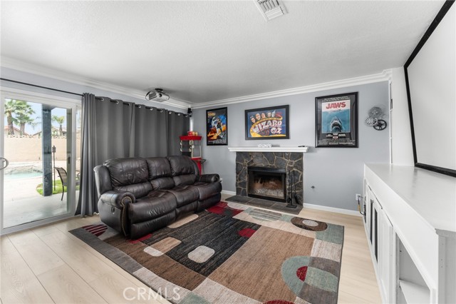6264 N Beechwood Avenue, San Bernardino CA: https://media.crmls.org/medias/67784b92-1a42-4054-8666-d94dac1bbcf4.jpg