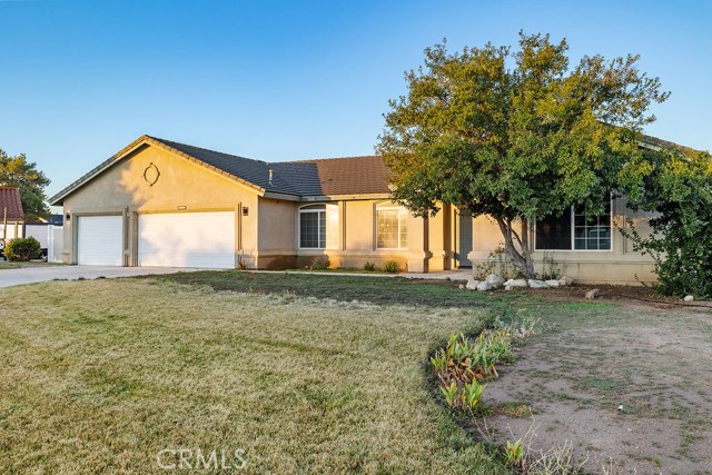 6834 Phoenix Court, Hesperia CA: https://media.crmls.org/medias/67785293-edb3-4c64-af23-eb0bbc934d25.jpg