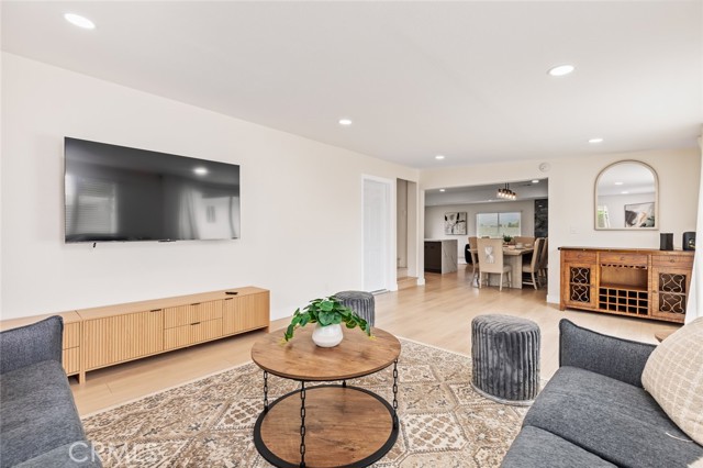 Detail Gallery Image 16 of 38 For 13502 Jackson St, Westminster,  CA 92683 - 5 Beds | 3 Baths