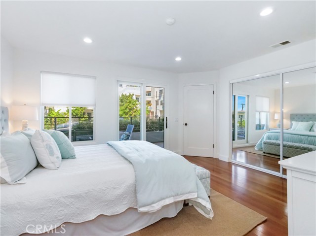 2nd Bedroom Mirrored Closet