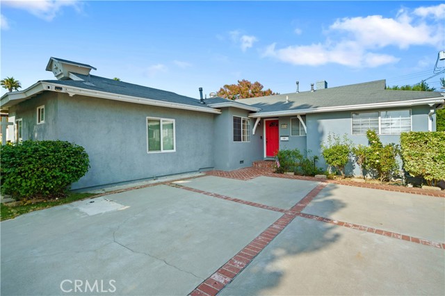 Detail Gallery Image 2 of 48 For 6916 Claire Ave, Reseda,  CA 91335 - 4 Beds | 3 Baths