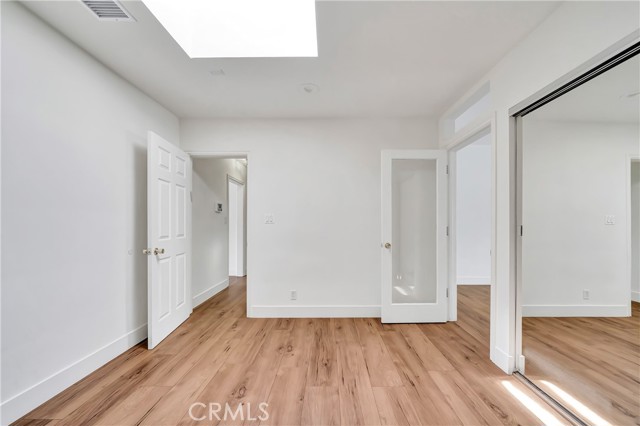 Detail Gallery Image 11 of 28 For 16707 Moorpark St, Encino,  CA 91436 - 3 Beds | 3 Baths