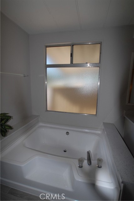 Detail Gallery Image 6 of 15 For 881 North Lake Street #306,  Hemet,  CA 92544 - 3 Beds | 2 Baths