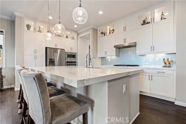 Detail Gallery Image 9 of 66 For 18619 Cedar Crest Dr, Canyon Country,  CA 91387 - 3 Beds | 2/1 Baths