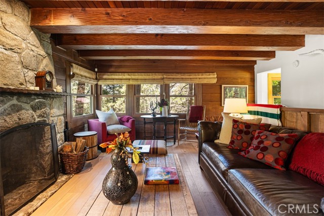 433 Milburn Road, Lake Arrowhead CA: https://media.crmls.org/medias/677ac18d-1e23-49e6-9f2c-cd8bf8863ce2.jpg