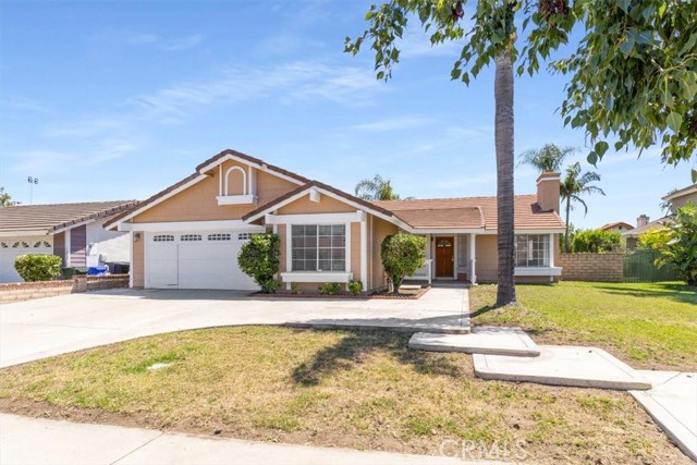 Detail Gallery Image 2 of 45 For 18233 Montgomery Ave, Fontana,  CA 92336 - 4 Beds | 2 Baths