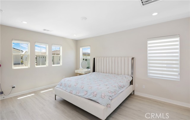 230 Holliston, Lake Forest CA: https://media.crmls.org/medias/677bb5b8-ca99-4089-890e-3f8d919971c6.jpg