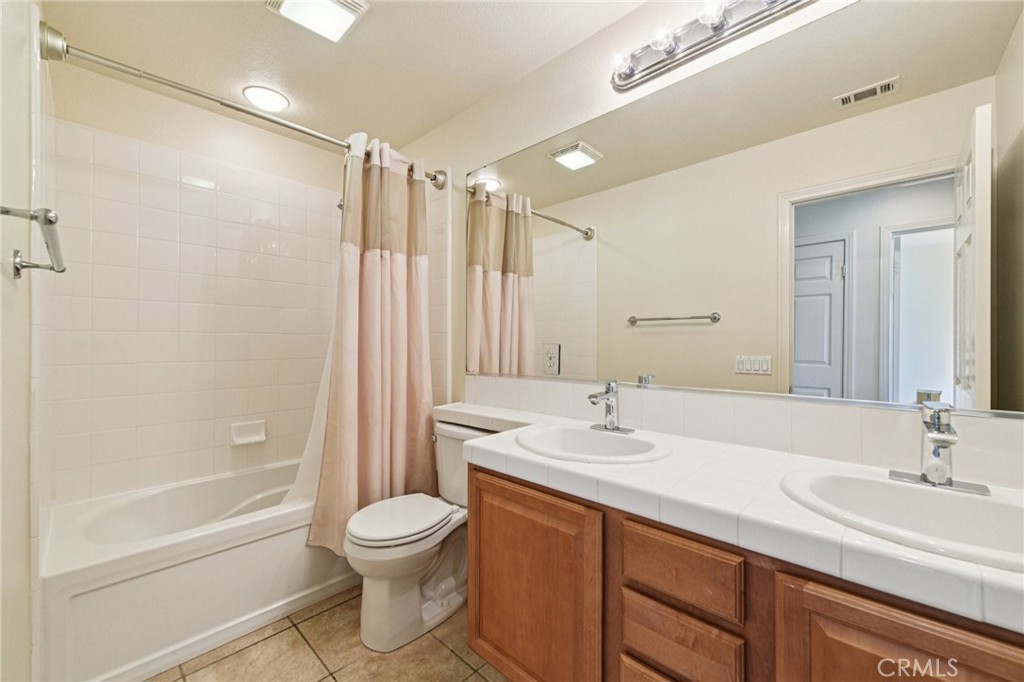 MLS #OC25182457 img 27