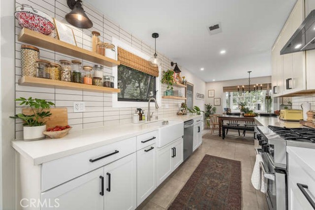 3650 Claremore Avenue, Long Beach CA: https://media.crmls.org/medias/677bef67-ce8f-4ad2-86c2-b7c18061525a.jpg