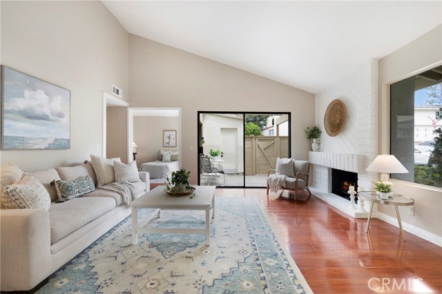 Detail Gallery Image 3 of 53 For 242 Mountain Ct, Brea,  CA 92821 - 3 Beds | 2 Baths