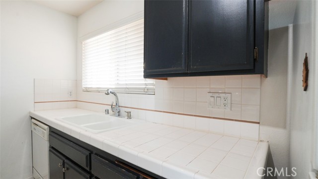 833 Cinnamon, Duarte CA: https://media.crmls.org/medias/677c79ee-2824-4805-853f-84a4f96b309b.jpg