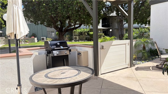 Detail Gallery Image 2 of 21 For 13360 Del Monte Dr., M15-2c, Seal Beach,  CA 90740 - 2 Beds | 2 Baths