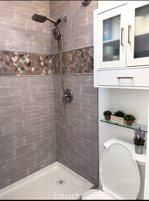 6924 Hyde Park Drive, San Diego CA: https://media.crmls.org/medias/677d322c-e307-4fbd-838b-d5cd12d061bc.jpg