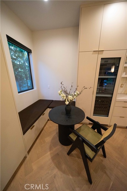 Detail Gallery Image 31 of 74 For 17437 Oak Creek Ct, Encino,  CA 91316 - 5 Beds | 5/1 Baths