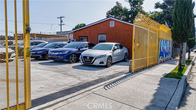1523 Nadeau Street, Los Angeles, California 90001, ,Commercial Sale,For Sale,1523 Nadeau Street,CRDW24127657