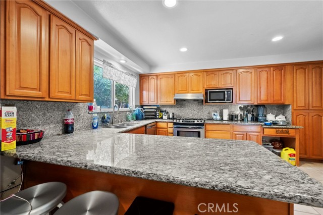 1458 N Mountain Avenue, Claremont CA: https://media.crmls.org/medias/677dfebf-692c-4eb4-a6fb-11d5ed705cd5.jpg