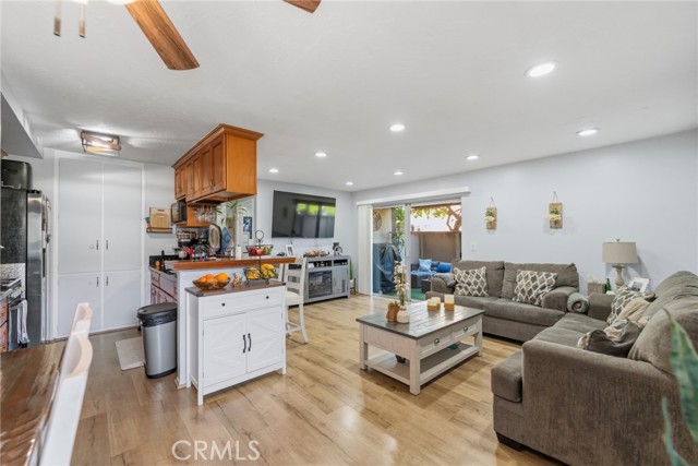 Detail Gallery Image 5 of 20 For 23314 Sesame #D,  Torrance,  CA 90502 - 1 Beds | 1 Baths