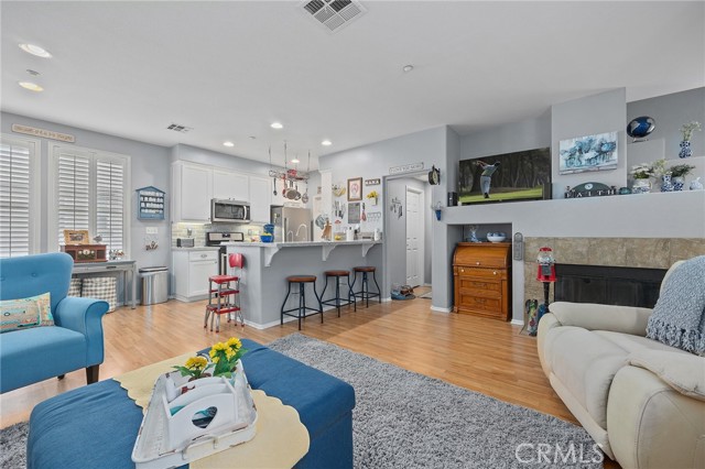 Detail Gallery Image 10 of 17 For 757 Sather Ct #48,  Brea,  CA 92821 - 2 Beds | 2/1 Baths