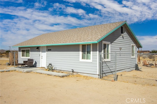 Detail Gallery Image 2 of 50 For 65076 E Broadway, Joshua Tree,  CA 92252 - 2 Beds | 1 Baths