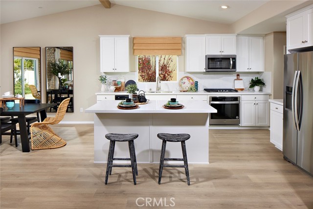 Detail Gallery Image 5 of 18 For 23282 Desert Lily Ct, Wildomar,  CA 92595 - 5 Beds | 3 Baths