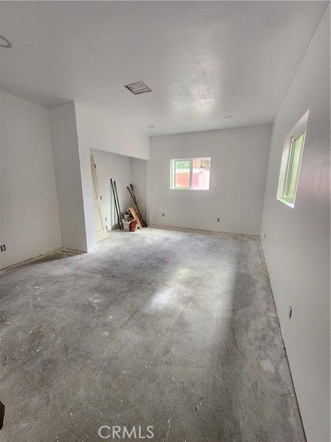 Detail Gallery Image 10 of 15 For 19380 Quebec Ave, Corona,  CA 92881 - 2 Beds | 2 Baths