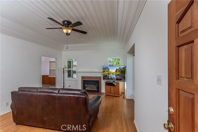 Detail Gallery Image 11 of 47 For 9730 Stonehurst Ave, Sun Valley,  CA 91352 - 3 Beds | 2 Baths