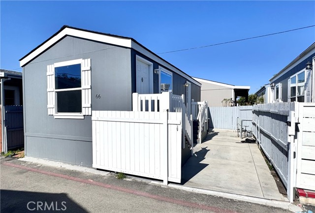 7560 Woodman Place, Van Nuys CA: https://media.crmls.org/medias/6780c919-e616-48f2-9335-6c9888392454.jpg