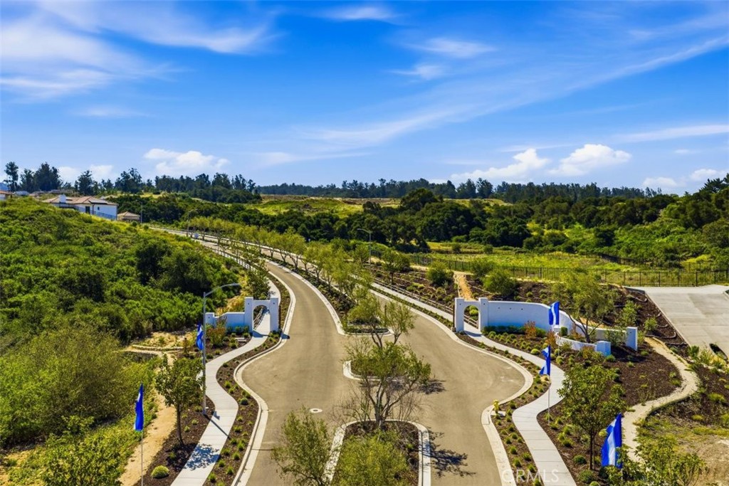https://media.crmls.org/medias/6780dde1-f835-444f-b2f7-1507f7f3f299.jpg?preset=X-Large