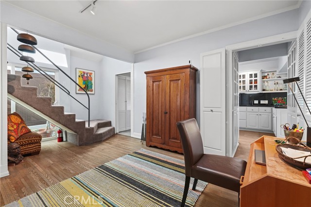 1800 Highland Avenue, Manhattan Beach CA: https://media.crmls.org/medias/67813ae5-79e2-4db2-8cdb-bf8c277a347d.jpg