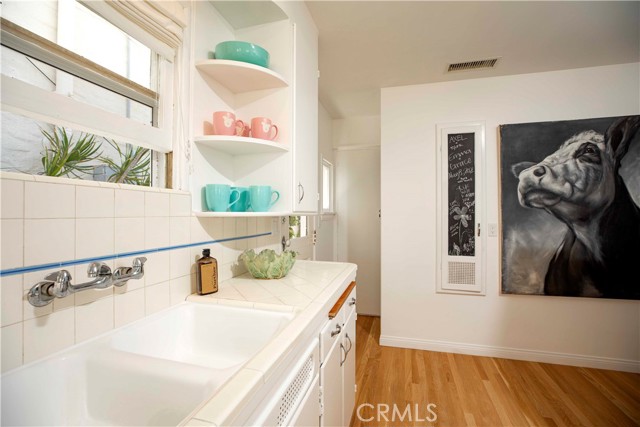 204 38th Street, Manhattan Beach, California 90266, 3 Bedrooms Bedrooms, ,2 BathroomsBathrooms,Residential,Sold,38th,SB22186761