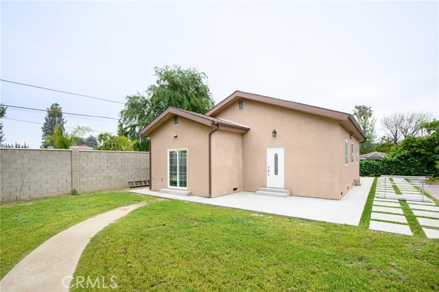 Detail Gallery Image 2 of 18 For 8806 Enfield Ave, Northridge,  CA 91325 - 2 Beds | 2/1 Baths