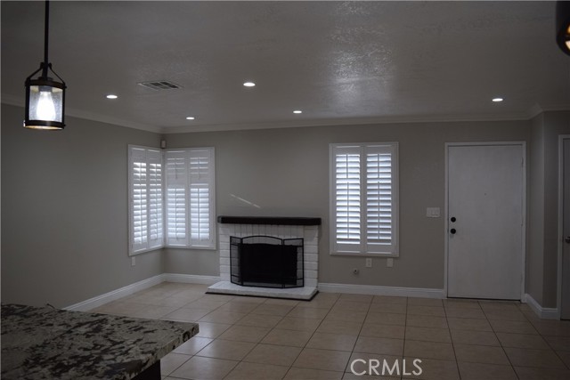 Detail Gallery Image 3 of 12 For 3573 Gwinnett Dr, Riverside,  CA 92503 - 4 Beds | 2 Baths