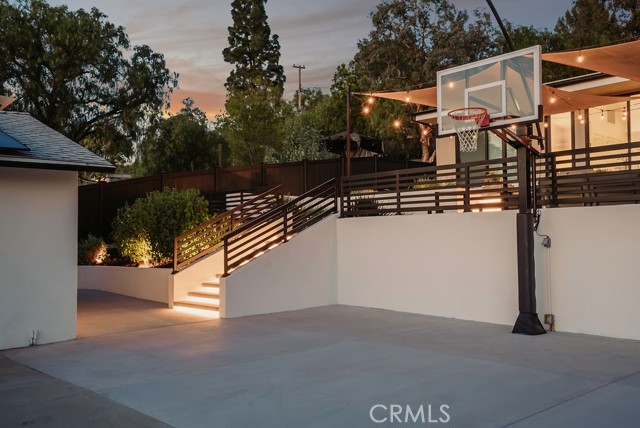 Detail Gallery Image 45 of 74 For 12822 Fairhaven, Santa Ana,  CA 92705 - 6 Beds | 4/1 Baths