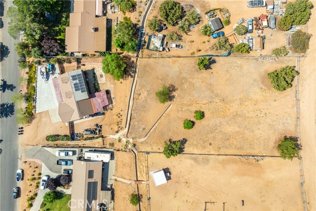 33656 Tradepost Road, Acton CA: https://media.crmls.org/medias/6782e129-d99f-44a7-8999-521d500fe99b.jpg