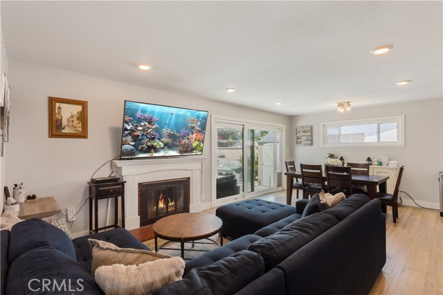 950 N Milford Street, Orange CA: https://media.crmls.org/medias/67832e6d-b8ba-49e9-ad8f-b92e94614d1e.jpg