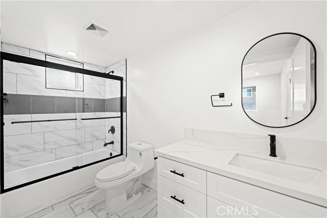 Detail Gallery Image 28 of 28 For 6700 Kester Ave, Van Nuys,  CA 91405 - 4 Beds | 4 Baths